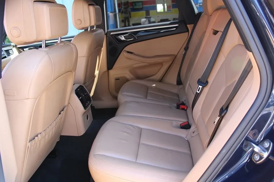 2017 Porsche Macan - Image 7 of 20