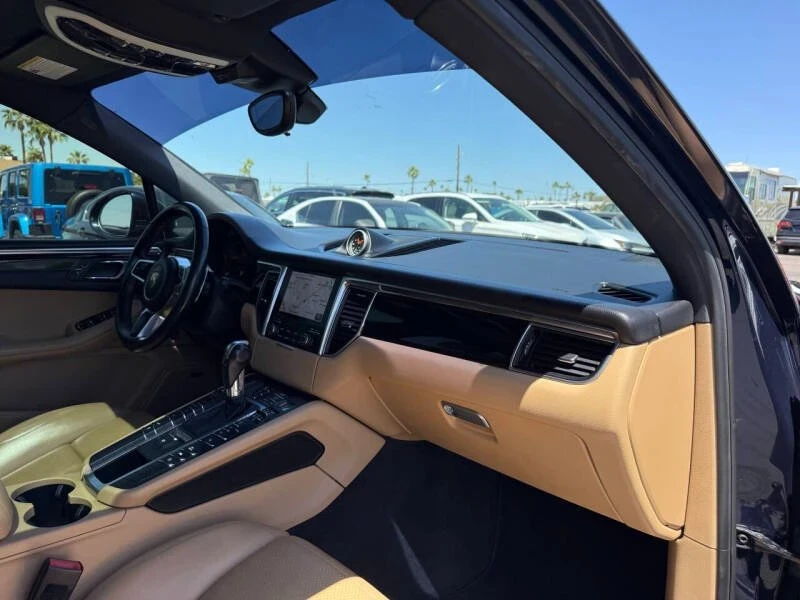 2017 Porsche Macan - Image 14 of 14