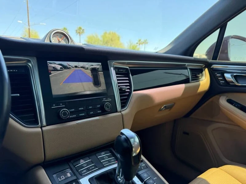2017 Porsche Macan - Image 10 of 14