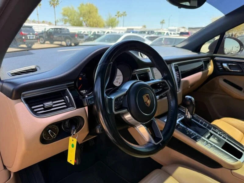 2017 Porsche Macan - Image 8 of 14