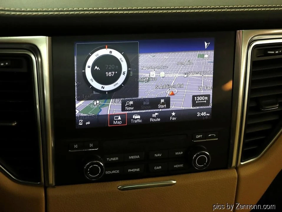 2017 Porsche Macan - Image 18 of 18