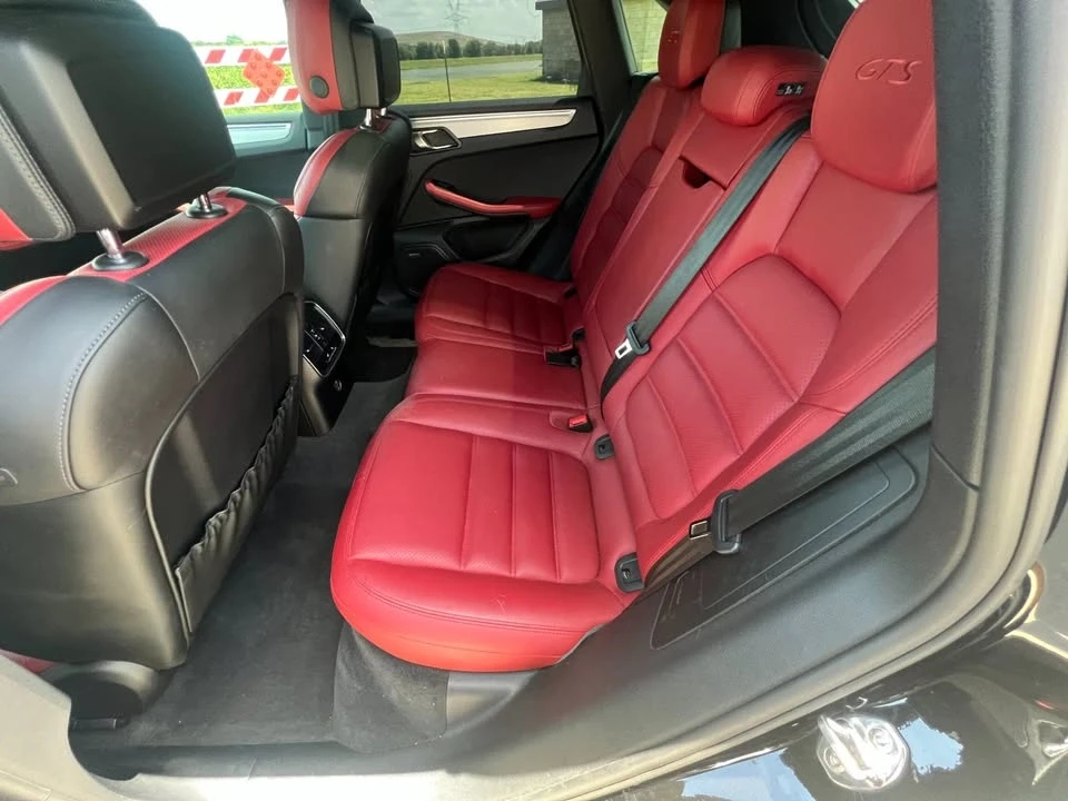 2017 Porsche Macan - Image 15 of 17