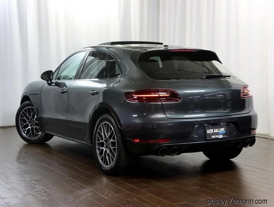 2017 Porsche Macan - Image 9 of 20