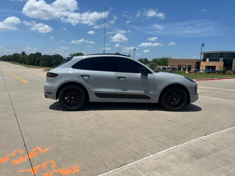 2017 Porsche Macan - Image 6 of 17