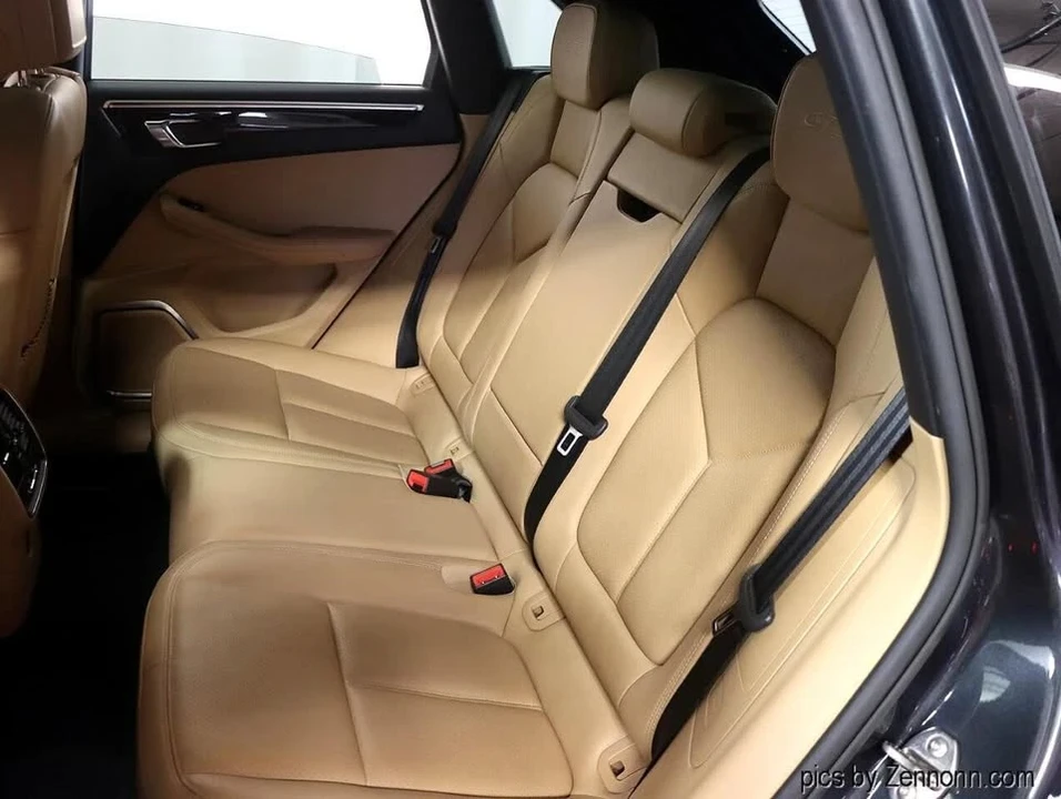 2017 Porsche Macan - Image 13 of 20
