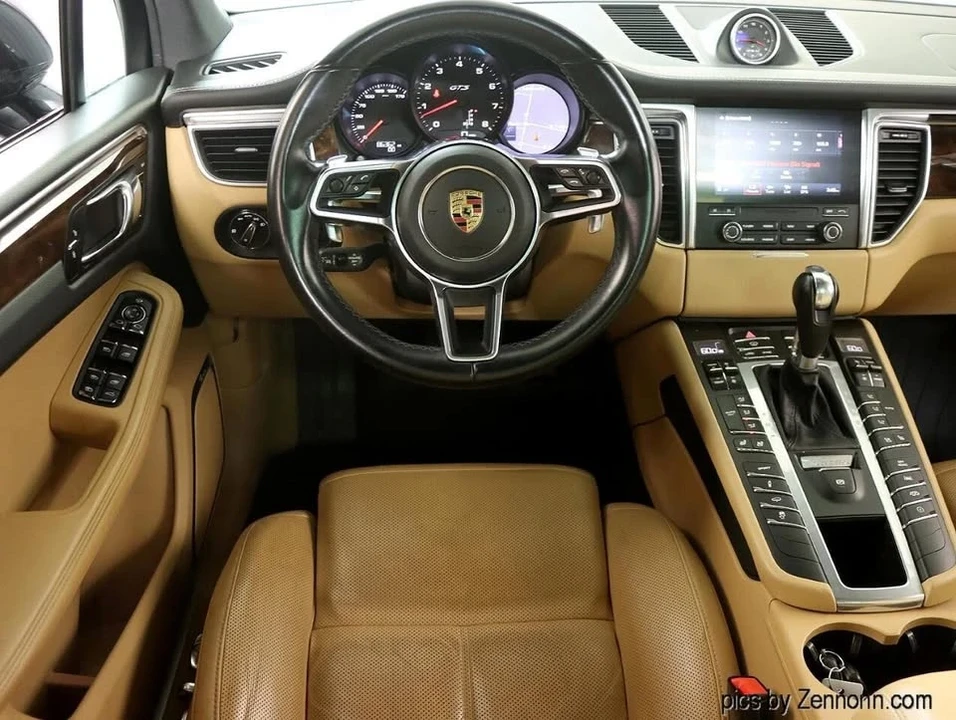 2017 Porsche Macan - Image 16 of 20