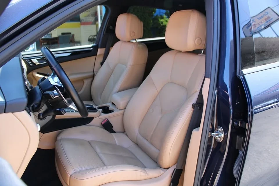 2017 Porsche Macan - Image 8 of 20