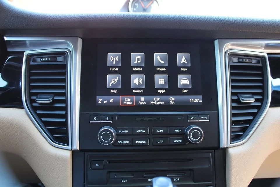 2017 Porsche Macan - Image 19 of 20