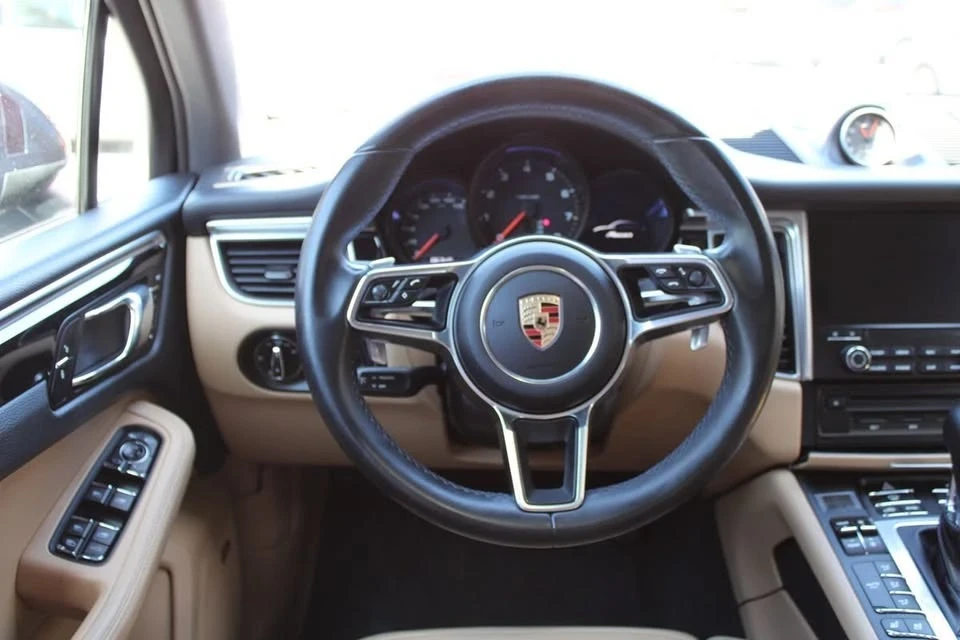 2017 Porsche Macan - Image 9 of 20