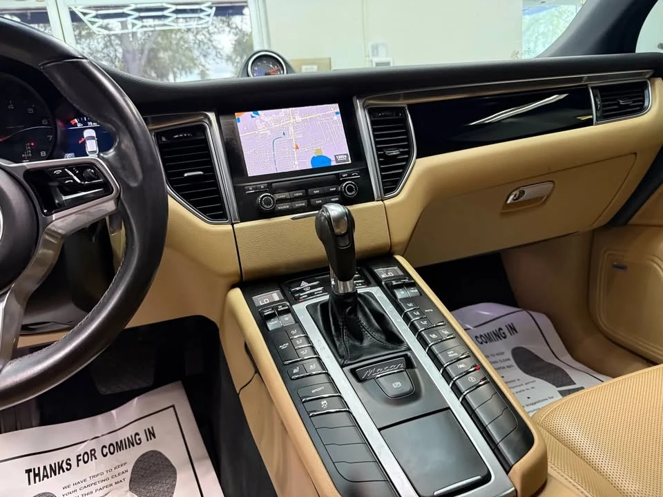 2017 Porsche Macan - Image 7 of 18