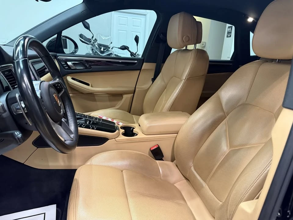2017 Porsche Macan - Image 8 of 18
