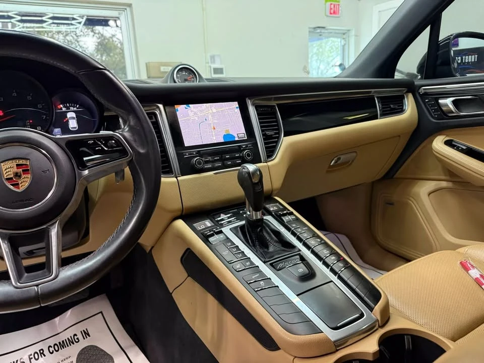 2017 Porsche Macan - Image 6 of 18