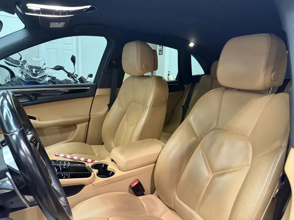 2017 Porsche Macan - Image 9 of 18