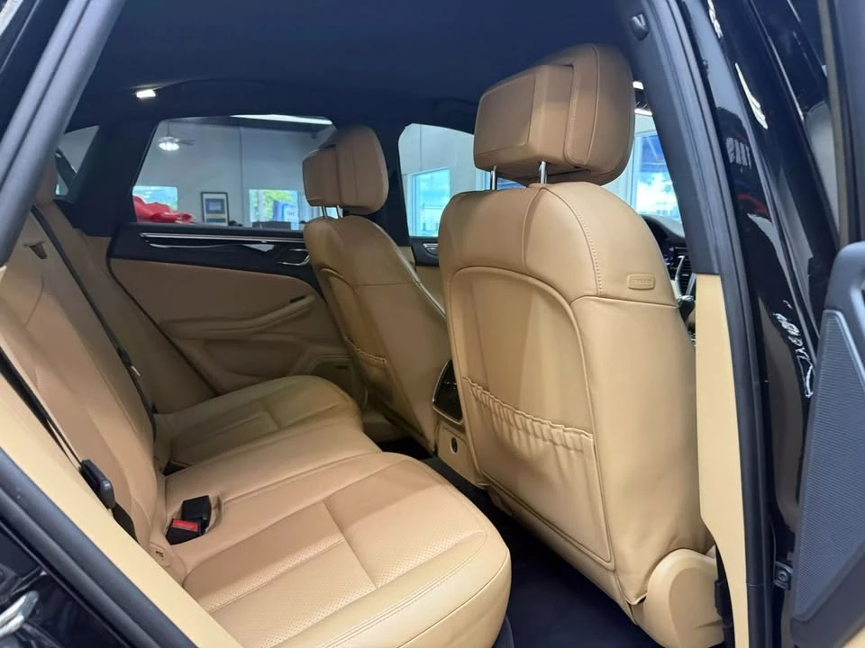 2017 Porsche Macan - Image 13 of 18