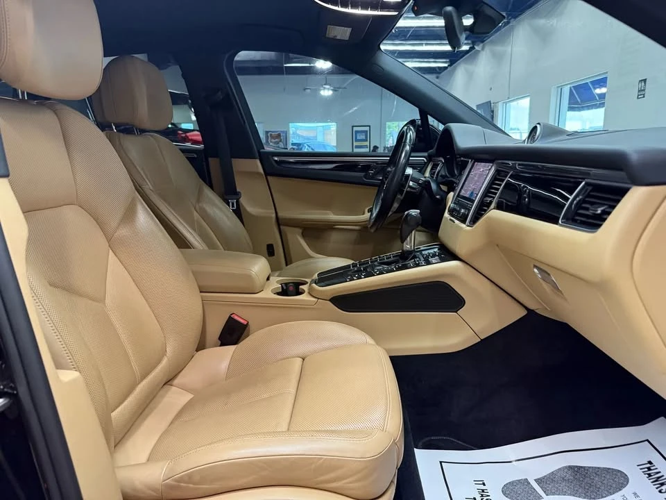 2017 Porsche Macan - Image 14 of 18