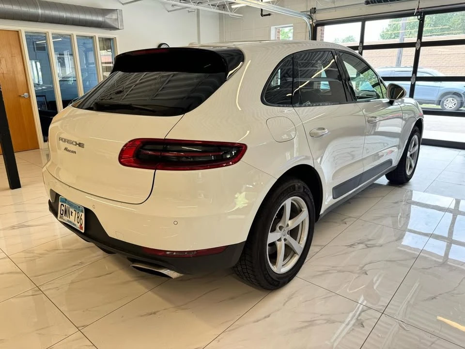 2017 Porsche Macan - Image 5 of 20