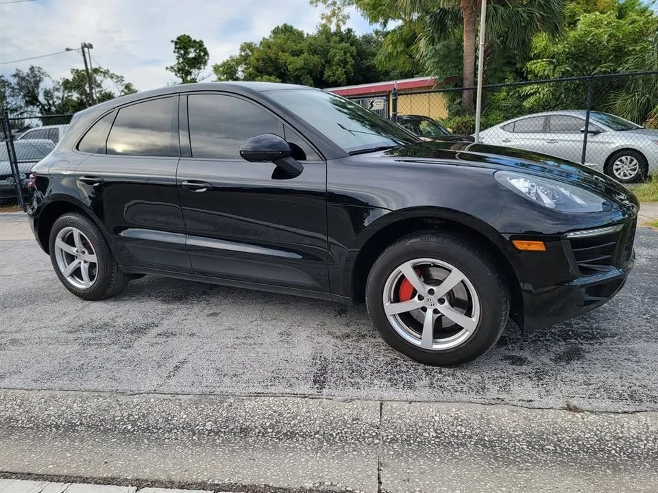 2017 Porsche Macan - Image 2 of 16