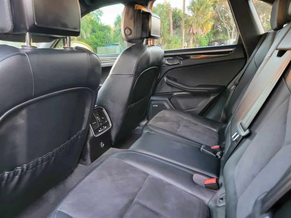 2017 Porsche Macan - Image 14 of 16