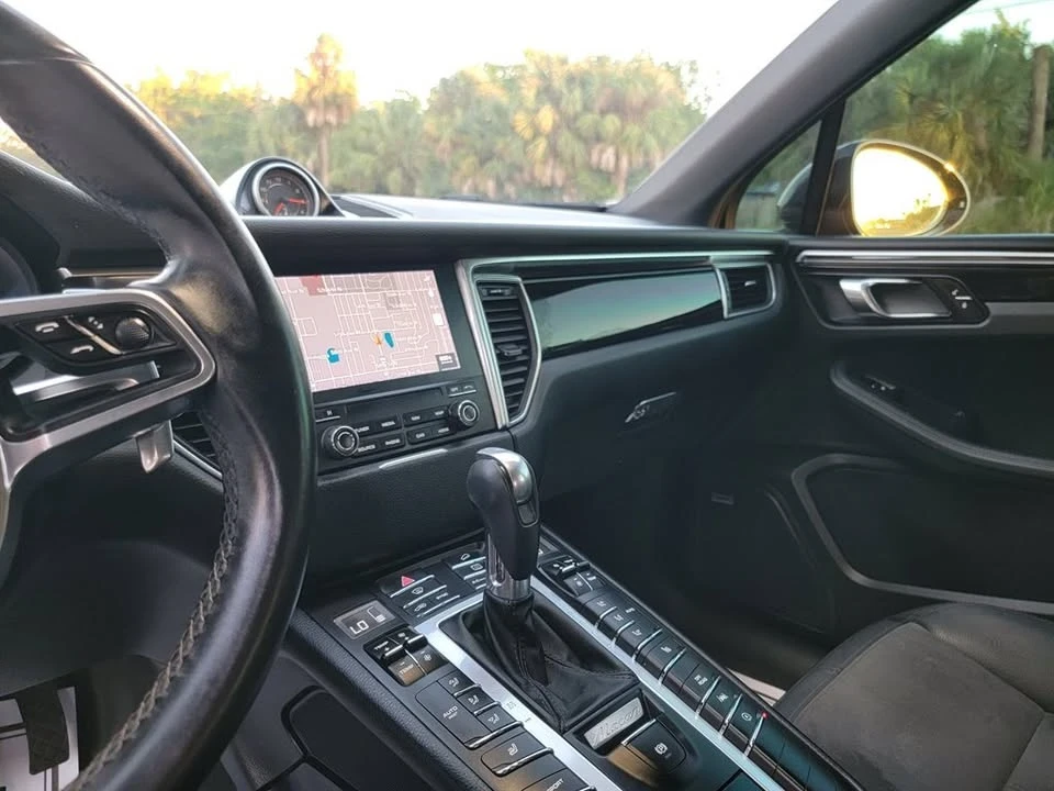 2017 Porsche Macan - Image 7 of 16