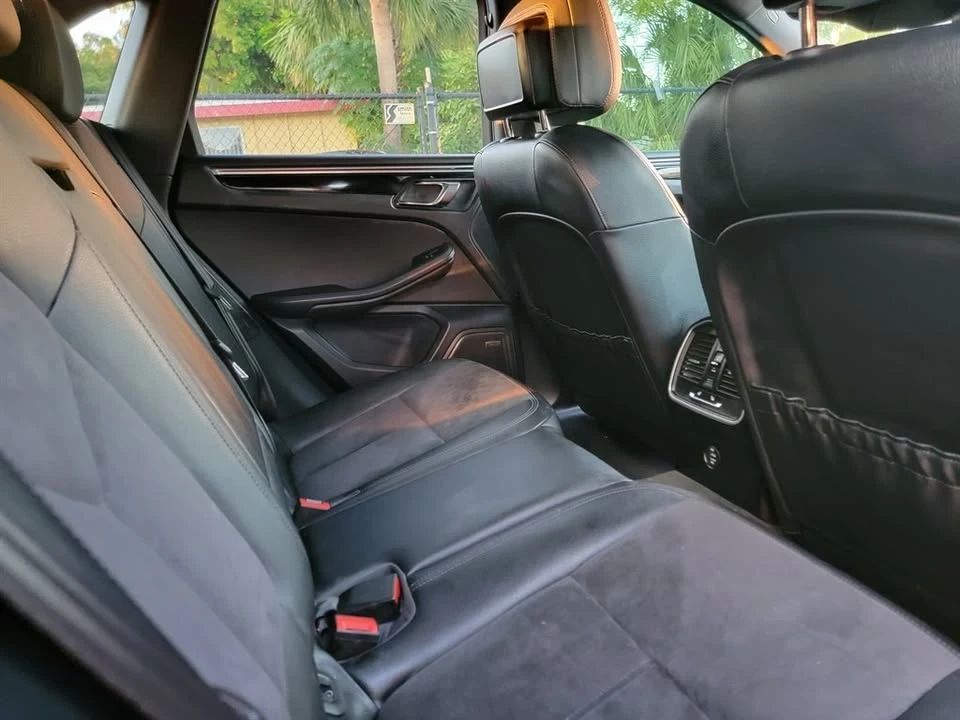 2017 Porsche Macan - Image 13 of 16