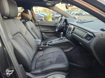 2017 Porsche Macan - Image 17 of 19