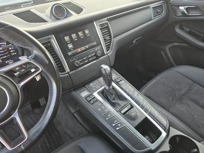 2017 Porsche Macan - Image 14 of 19