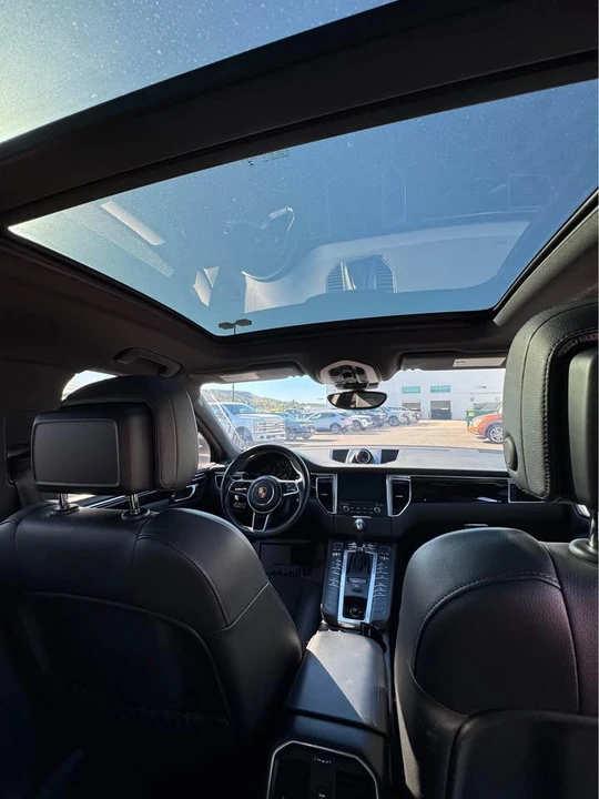 2017 Porsche Macan - Image 7 of 9