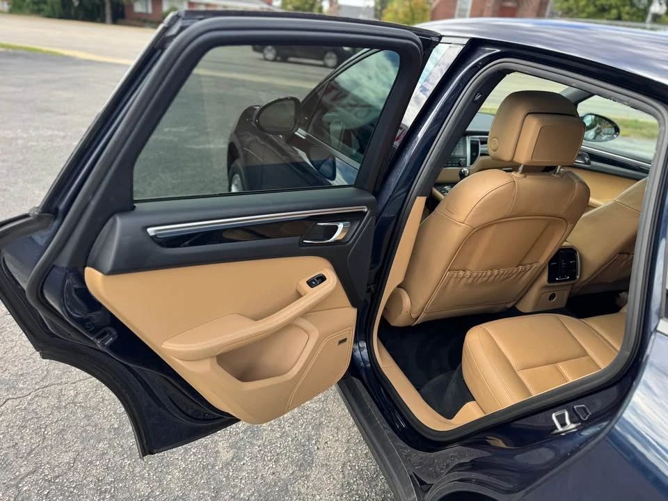2017 Porsche Macan - Image 7 of 19