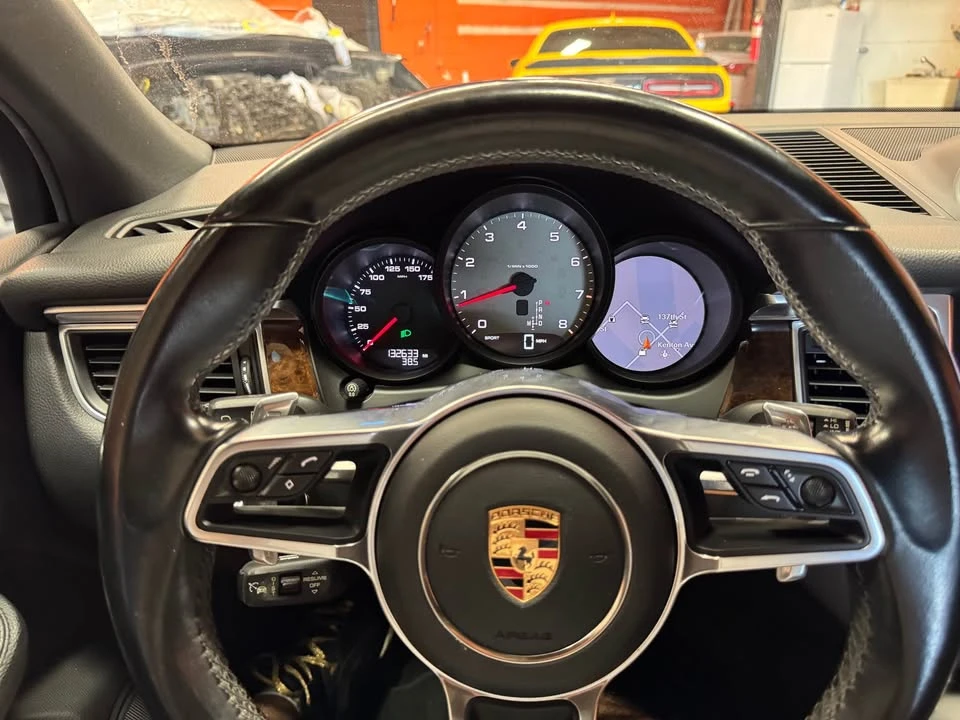 2017 Porsche Macan - Image 19 of 19