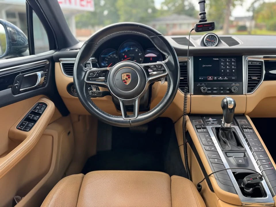 2017 Porsche Macan - Image 15 of 19
