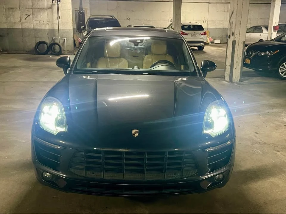 2017 Porsche Macan - Image 2 of 18