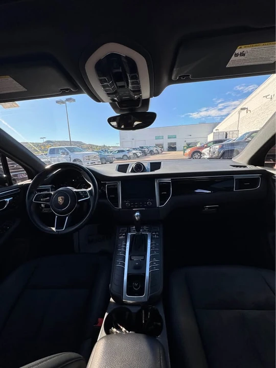 2017 Porsche Macan - Image 6 of 9
