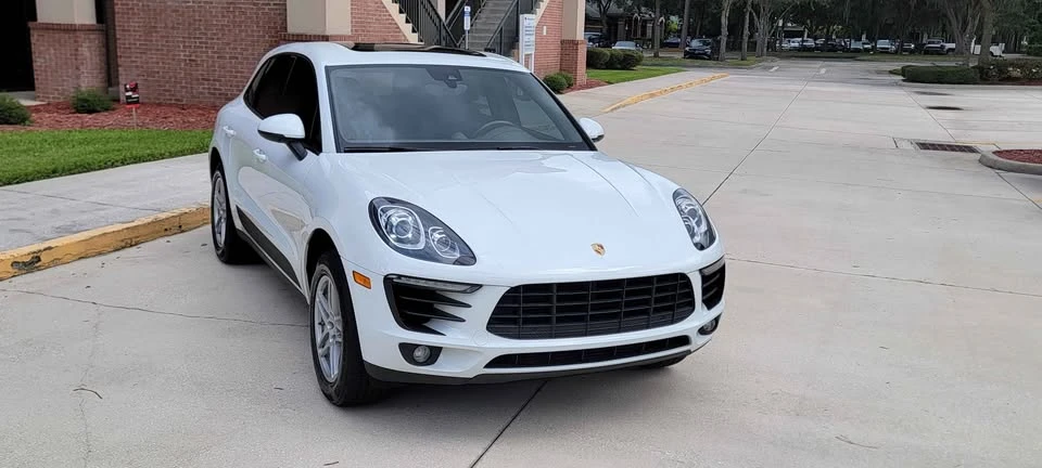 2017 Porsche Macan - Image 9 of 20