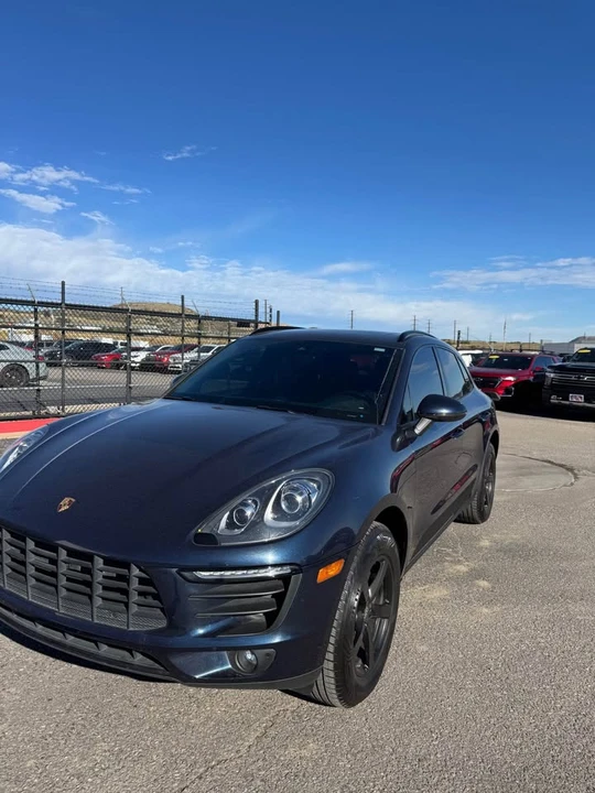 2017 Porsche Macan - Image 2 of 9