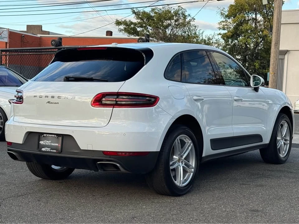 2017 Porsche Macan - Image 8 of 20