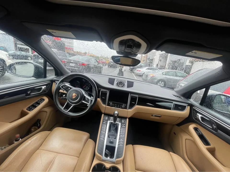 2017 Porsche Macan - Image 15 of 17