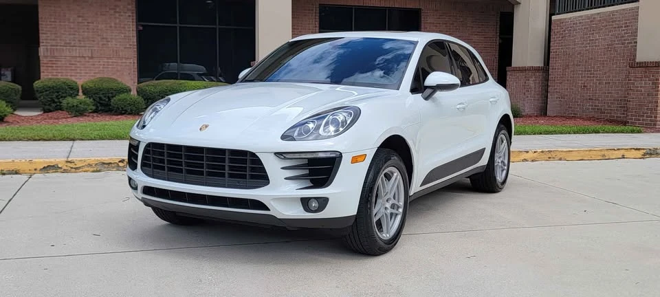 2017 Porsche Macan - Image 2 of 20