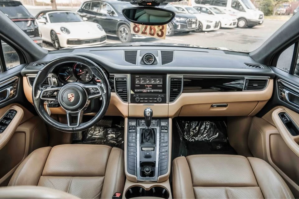 2017 Porsche Macan - Image 8 of 18