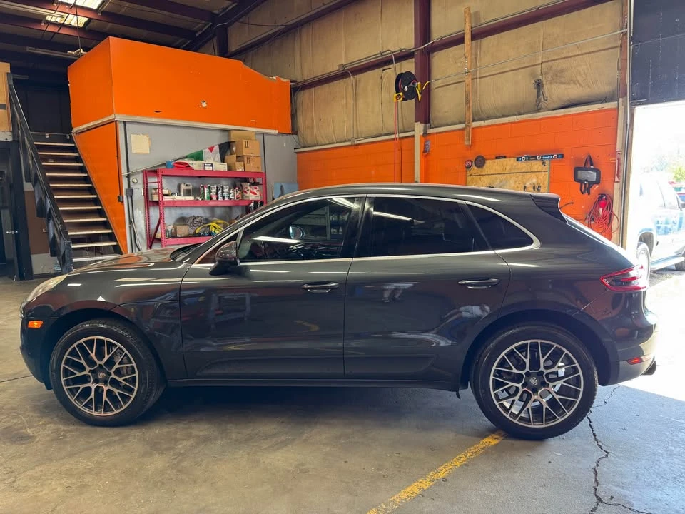 2017 Porsche Macan - Image 8 of 19