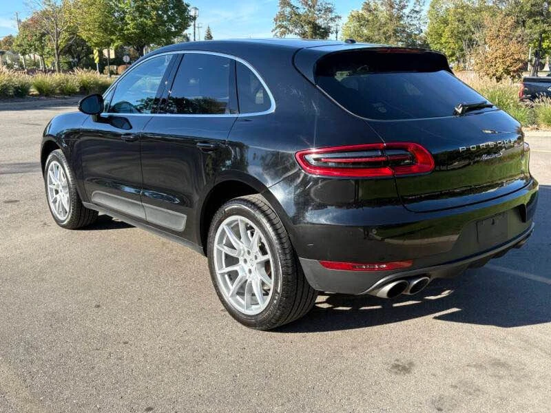 2017 Porsche Macan - Image 5 of 8
