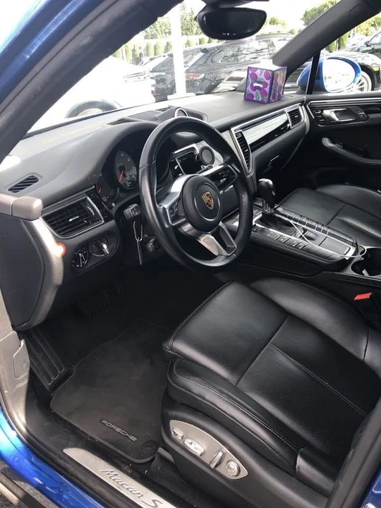 2017 Porsche Macan - Image 3 of 3