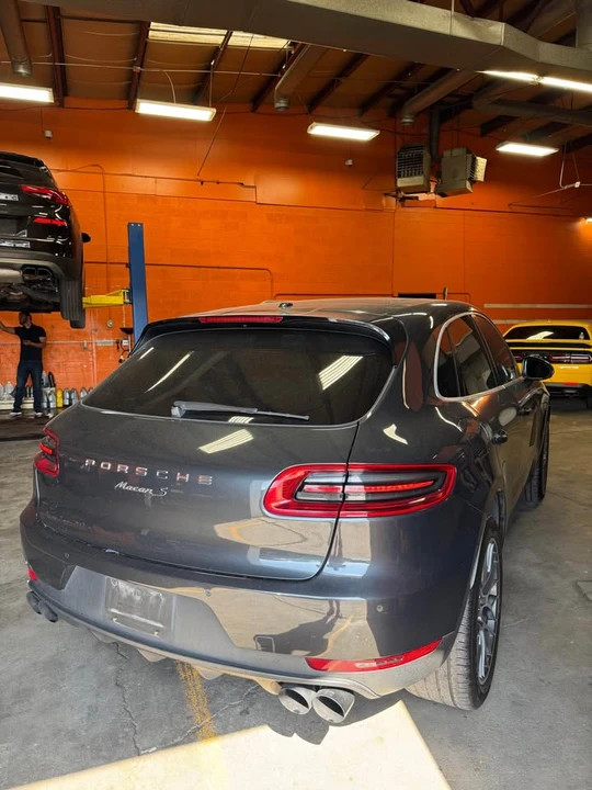 2017 Porsche Macan - Image 5 of 19