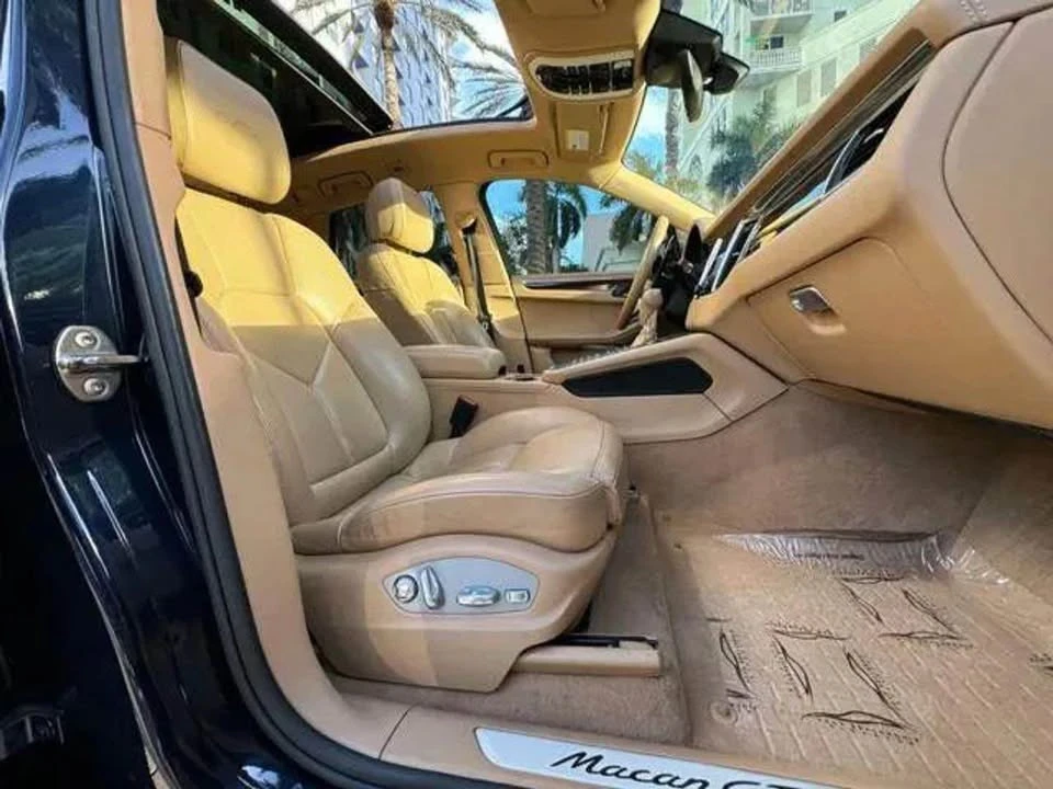2017 Porsche Macan - Image 7 of 11