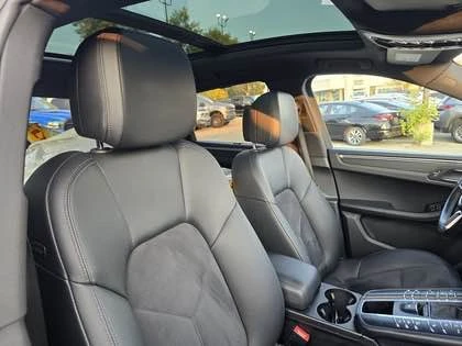 2017 Porsche Macan - Image 18 of 19