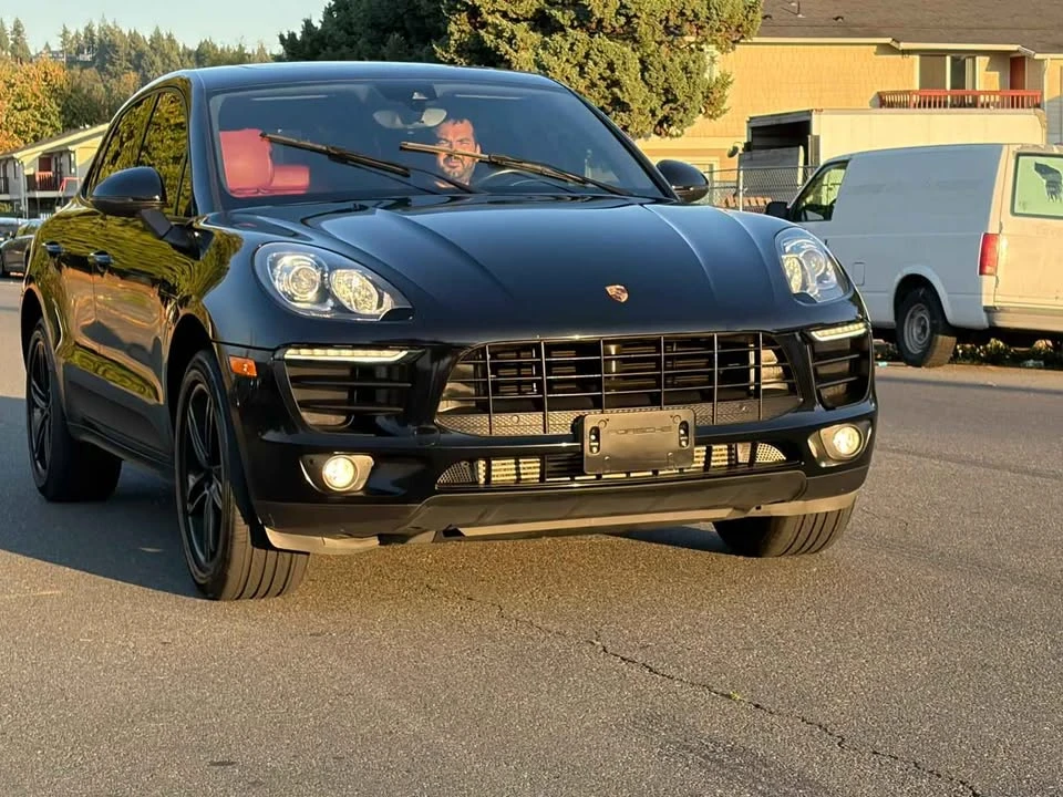 2017 Porsche Macan - Image 13 of 15