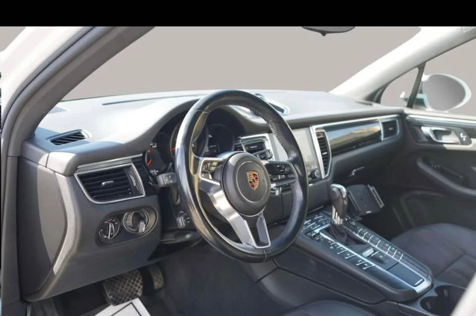 2017 Porsche Macan - Image 12 of 20