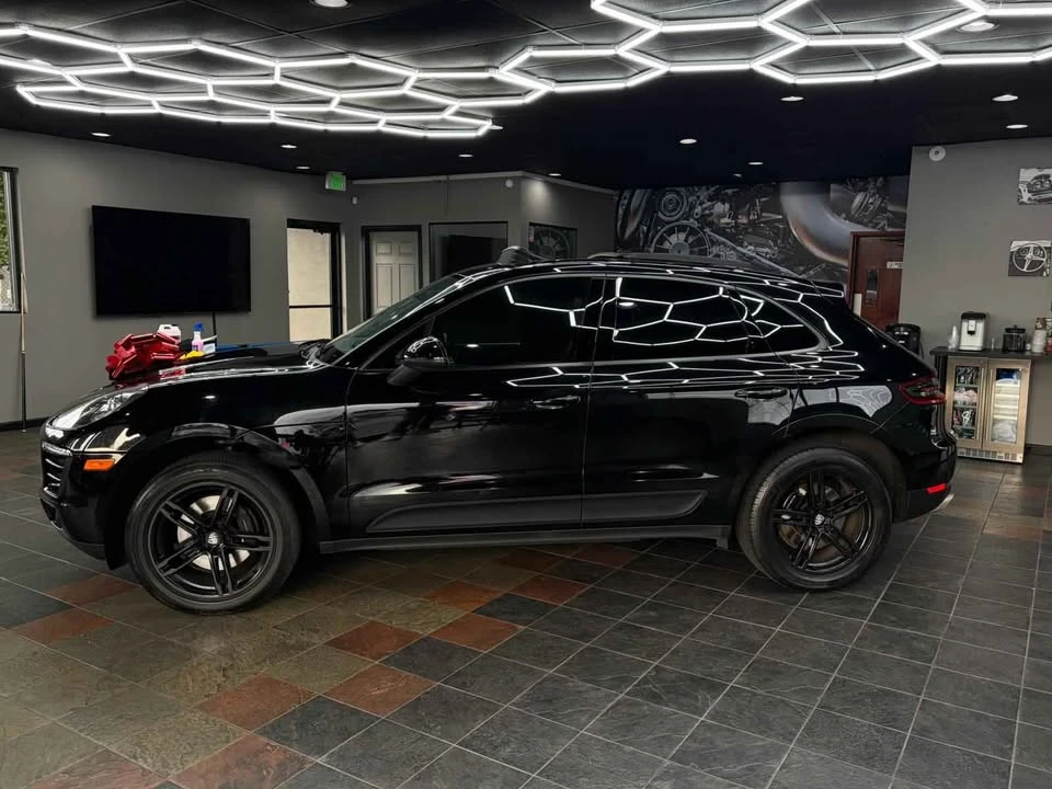 2017 Porsche Macan - Image 3 of 15