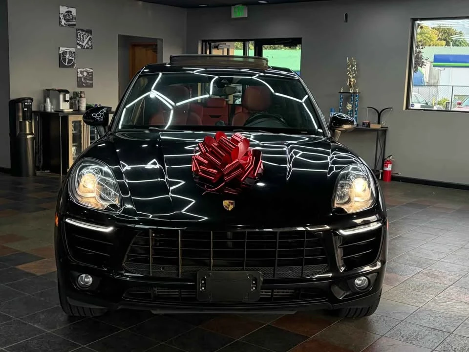 2017 Porsche Macan - Image 2 of 15