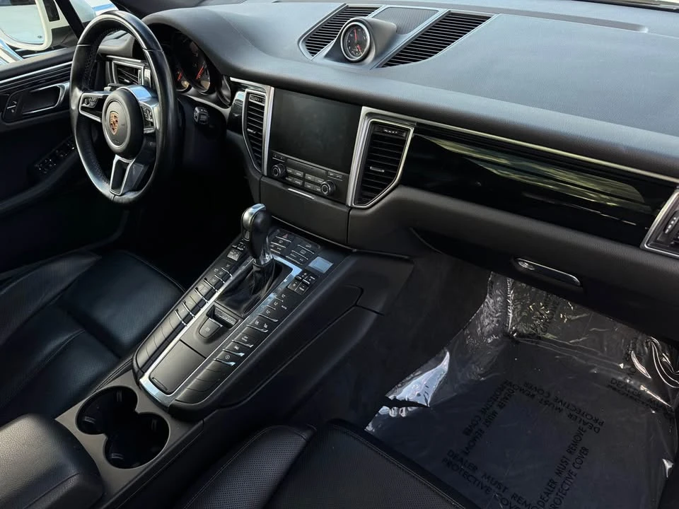 2017 Porsche Macan - Image 12 of 20