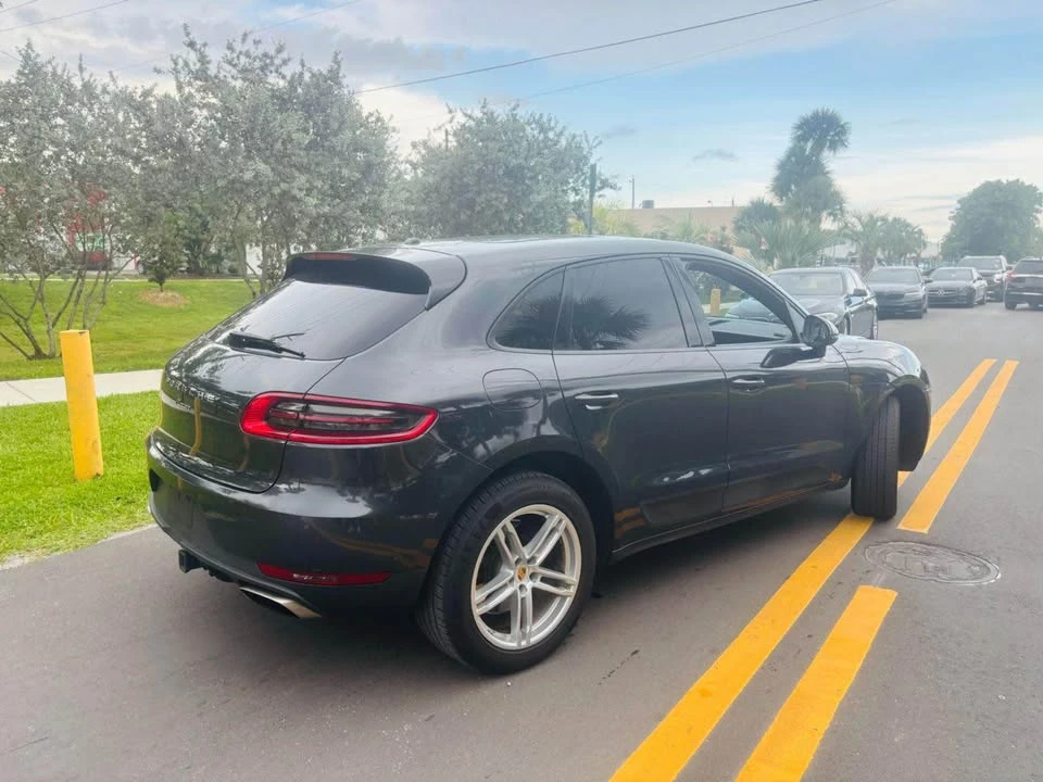 2017 Porsche Macan - Image 2 of 9